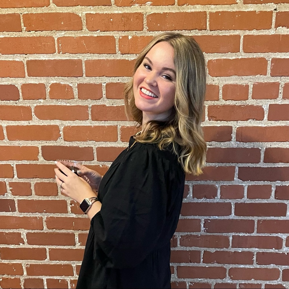 Meet your Posher, Alicia
